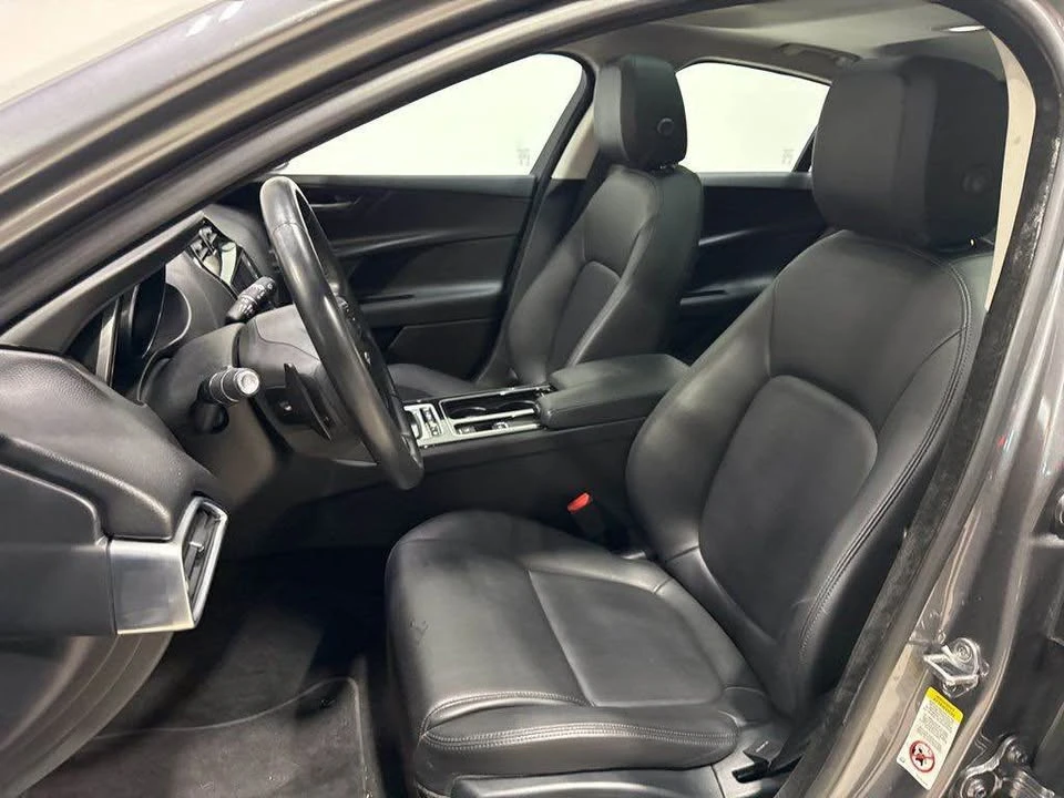 2018 Jaguar XE - Image 11 of 16