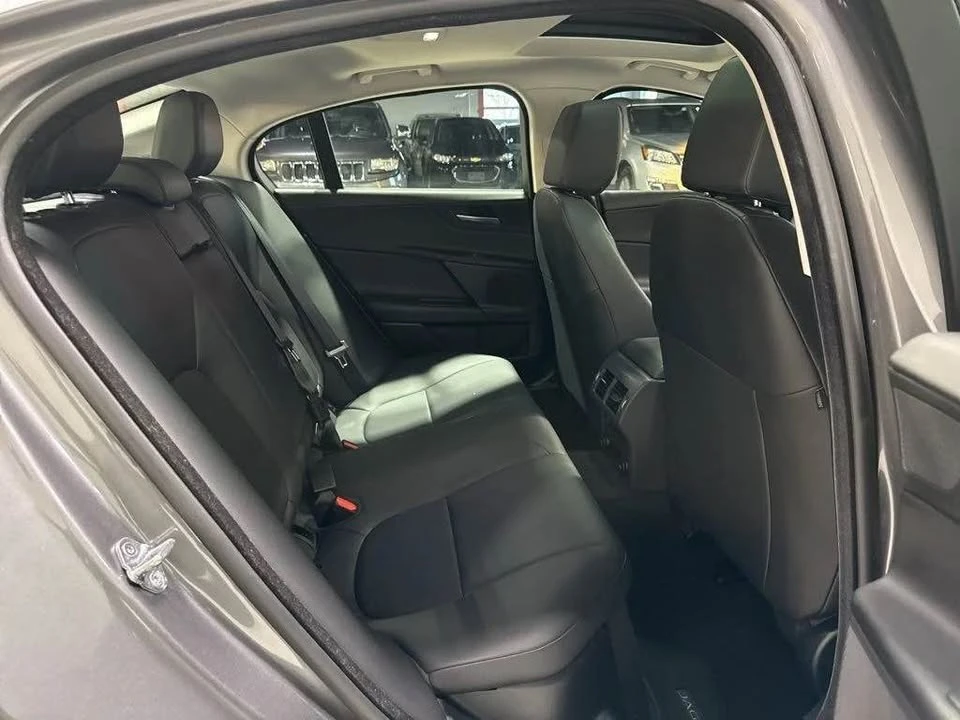2018 Jaguar XE - Image 14 of 16