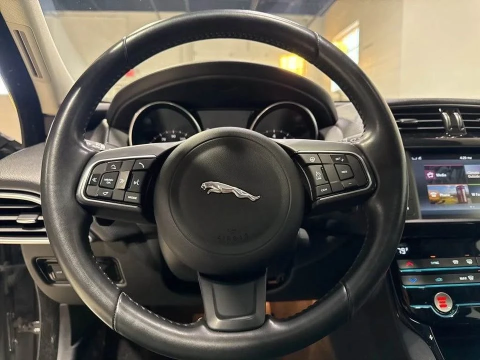2018 Jaguar XE - Image 8 of 16