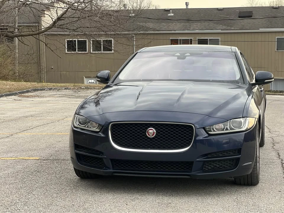 2018 Jaguar XE - Image 2 of 12