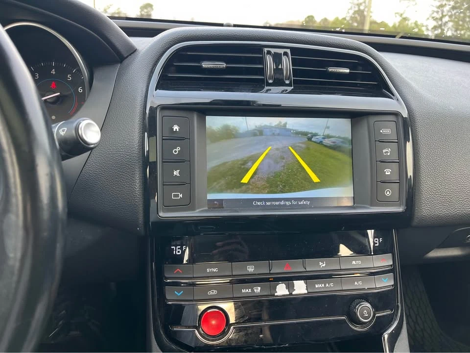 2018 Jaguar XE - Image 7 of 15