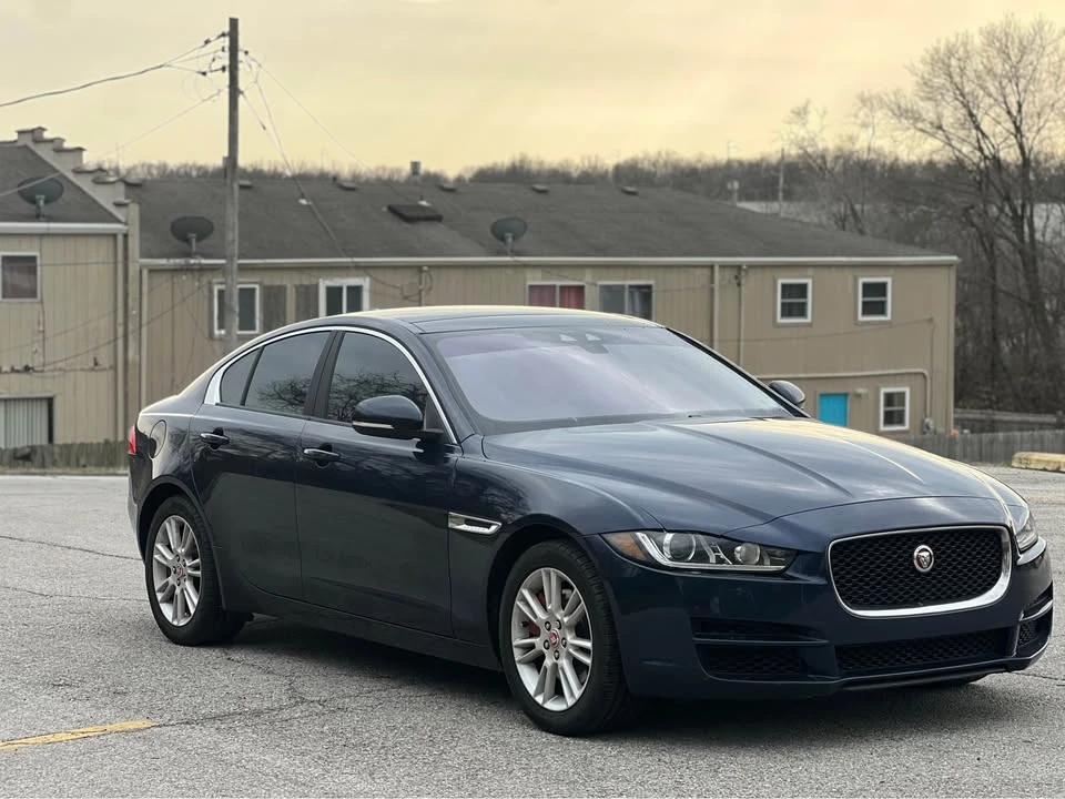 2018 Jaguar XE - Image 3 of 12