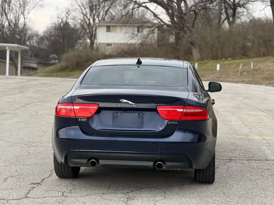 2018 Jaguar XE - Image 5 of 12