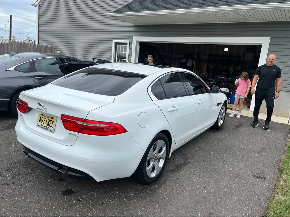 2018 Jaguar XE - Image 4 of 9