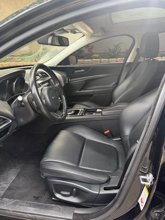 2018 Jaguar XE - Image 6 of 13