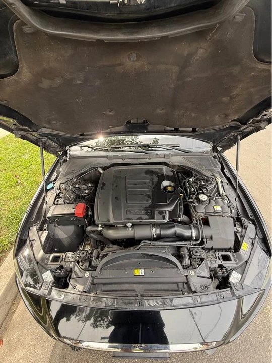 2018 Jaguar XE - Image 11 of 13