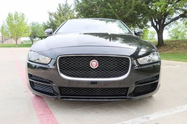 2018 Jaguar XE - Image 2 of 11