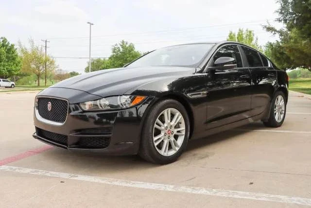 2018 Jaguar XE - Image 3 of 11