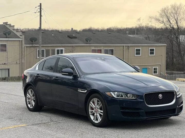 2018 Jaguar XE - Image 3 of 12