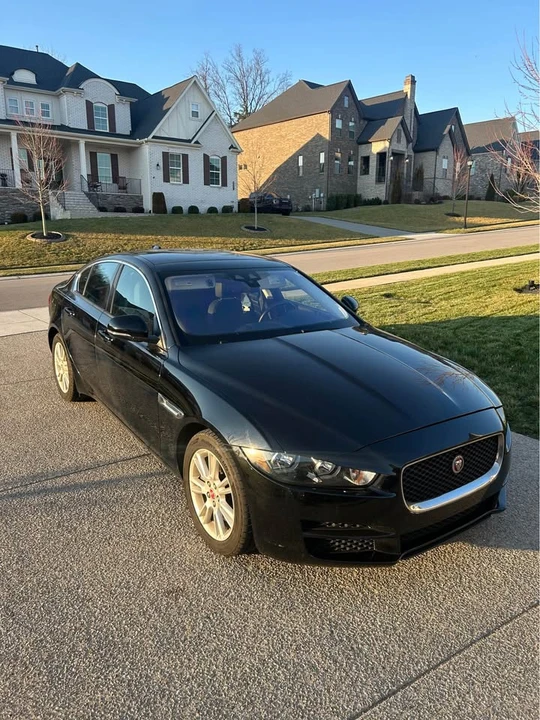 2018 Jaguar XE - Image 2 of 3