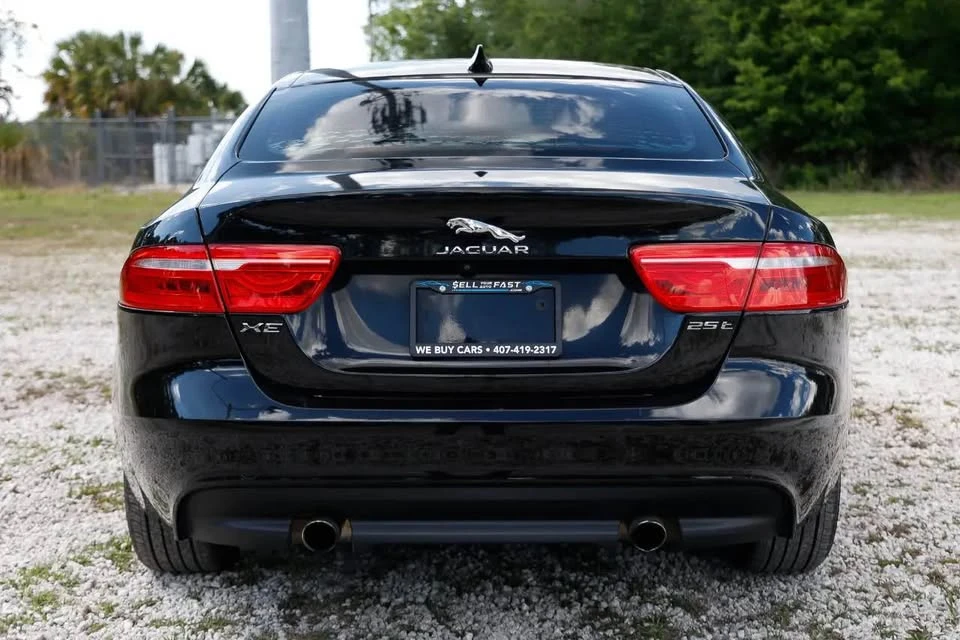 2018 Jaguar XE - Image 5 of 11