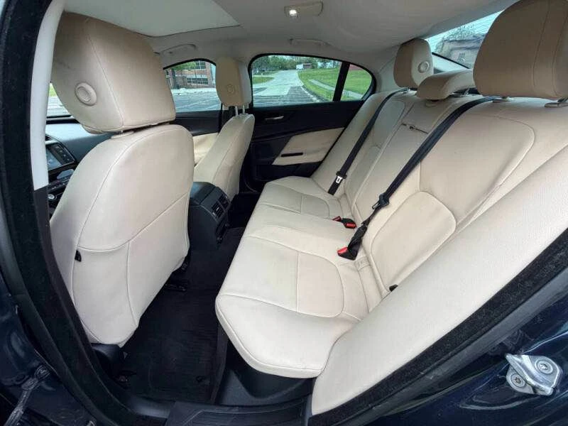 2018 Jaguar XE - Image 11 of 15
