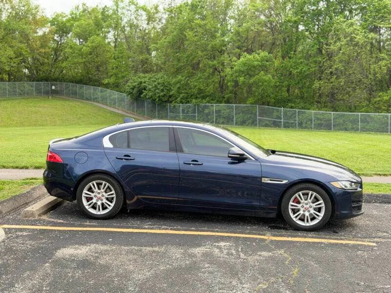 2018 Jaguar XE - Image 7 of 15