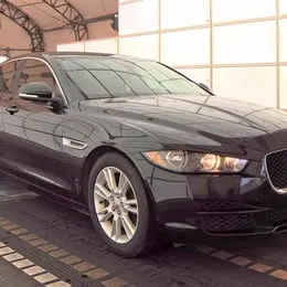 2018 Jaguar XE 25t Premium Sedan