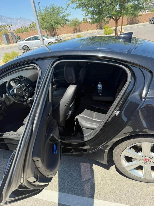 2018 Jaguar XE - Image 5 of 11