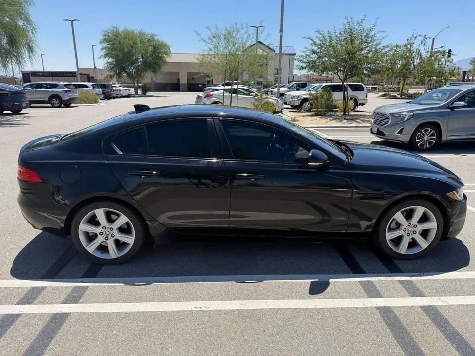 2018 Jaguar XE - Image 3 of 11