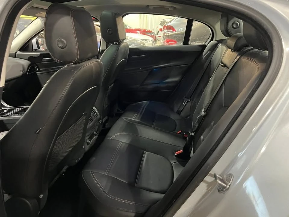 2018 Jaguar XE - Image 10 of 10