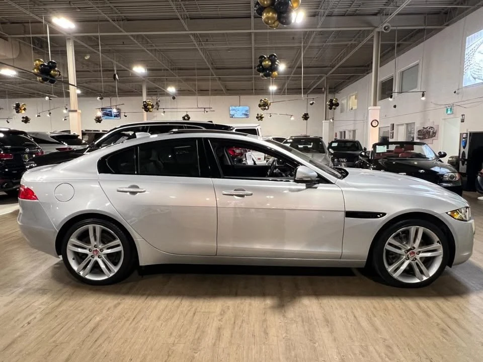 2018 Jaguar XE - Image 3 of 10