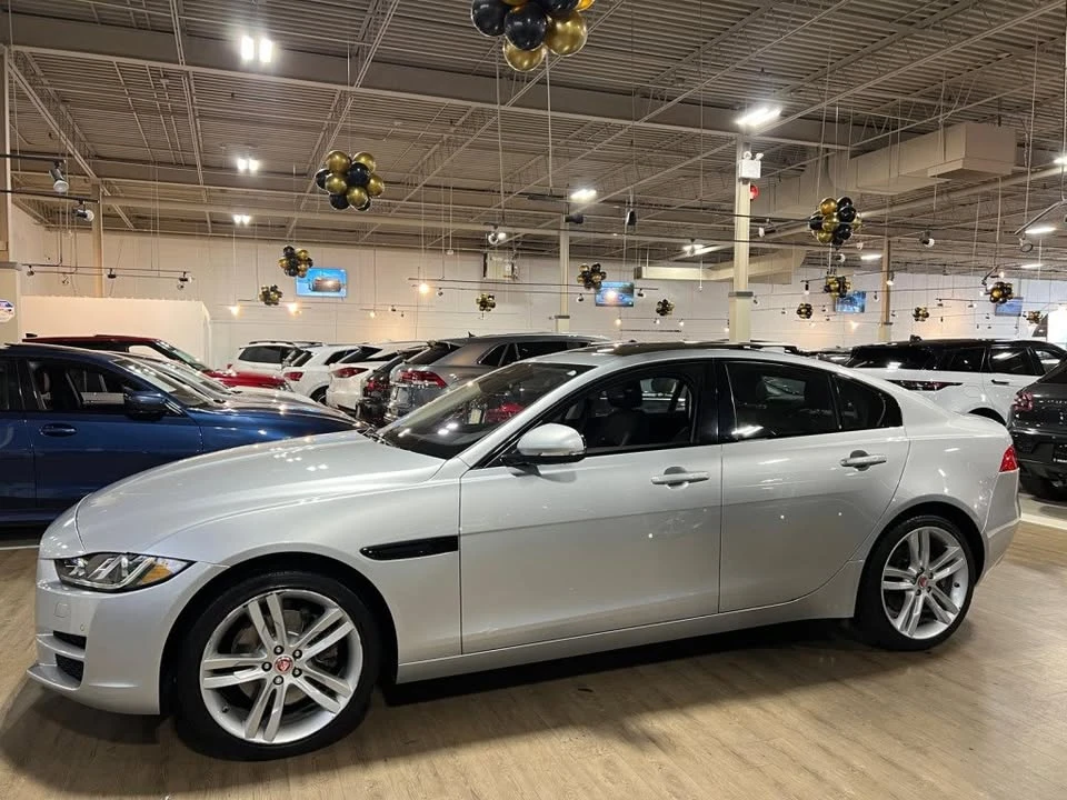 2018 Jaguar XE - Image 4 of 10