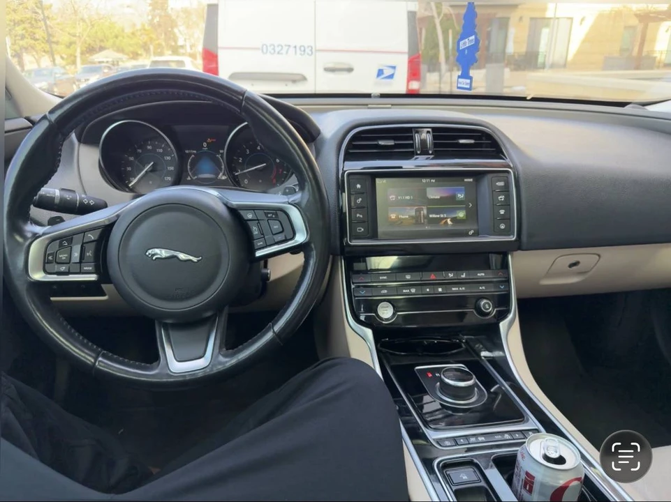 2018 Jaguar XE - Image 6 of 9