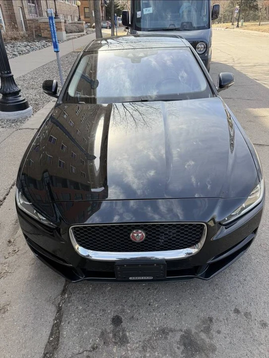 2018 Jaguar XE - Image 3 of 9