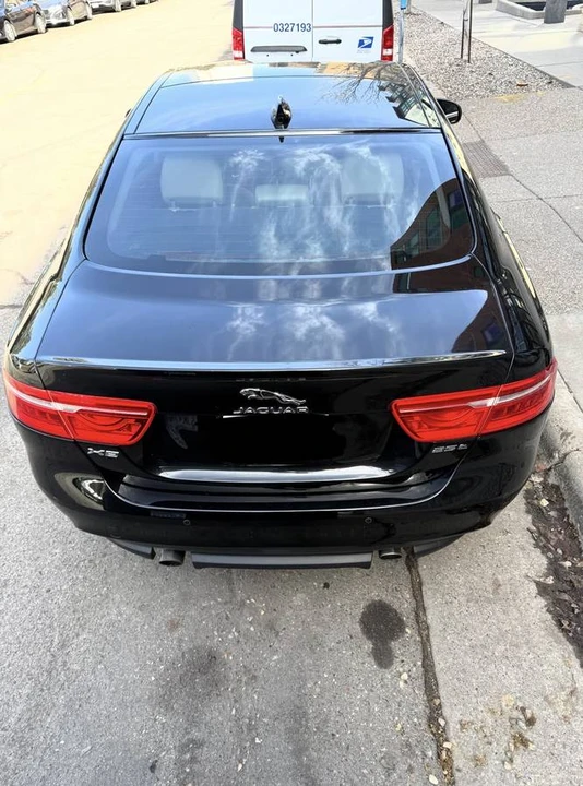 2018 Jaguar XE - Image 2 of 9