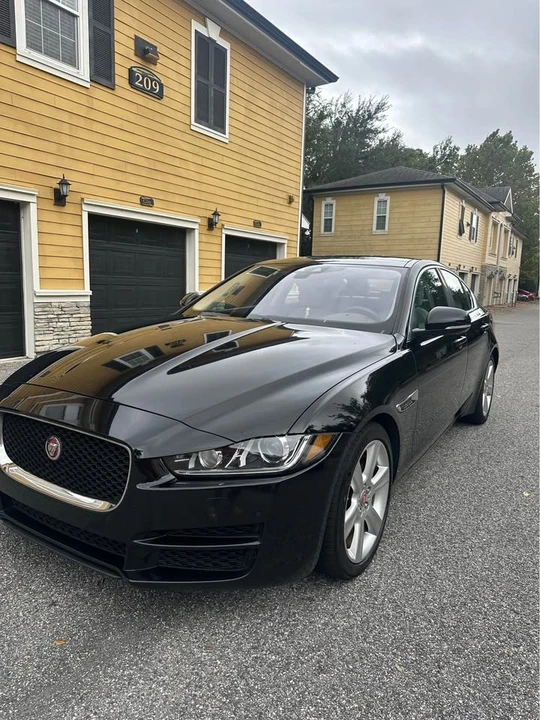 2018 Jaguar XE - Image 8 of 14