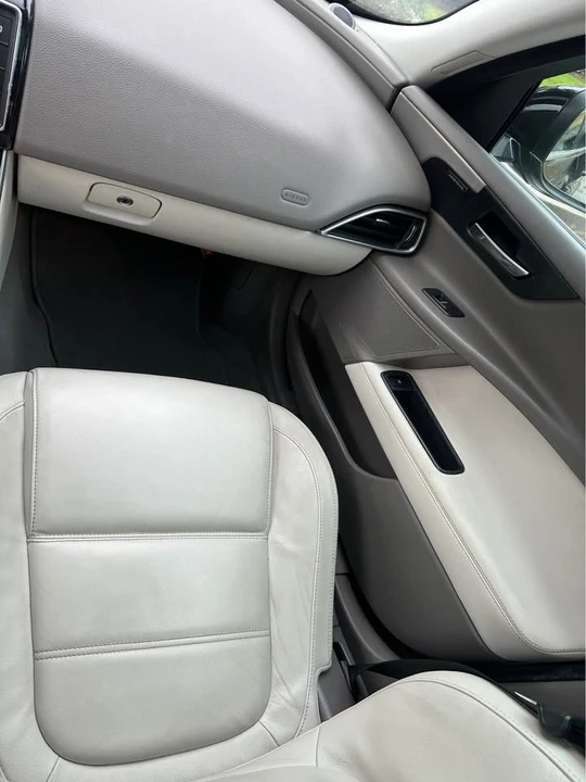 2018 Jaguar XE - Image 15 of 16