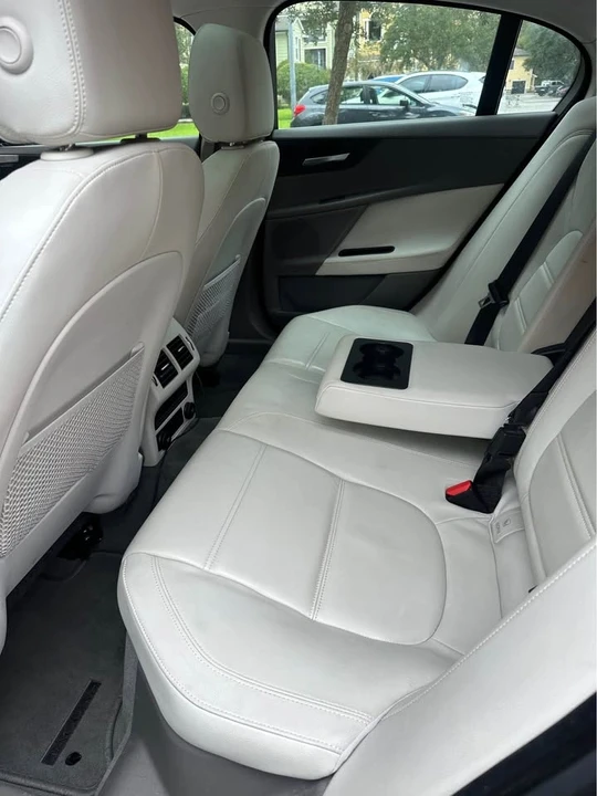 2018 Jaguar XE - Image 9 of 16