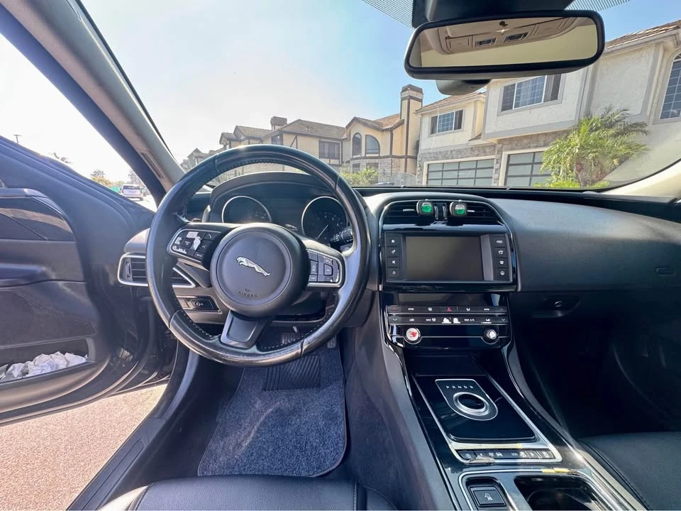 2018 Jaguar XE - Image 11 of 13