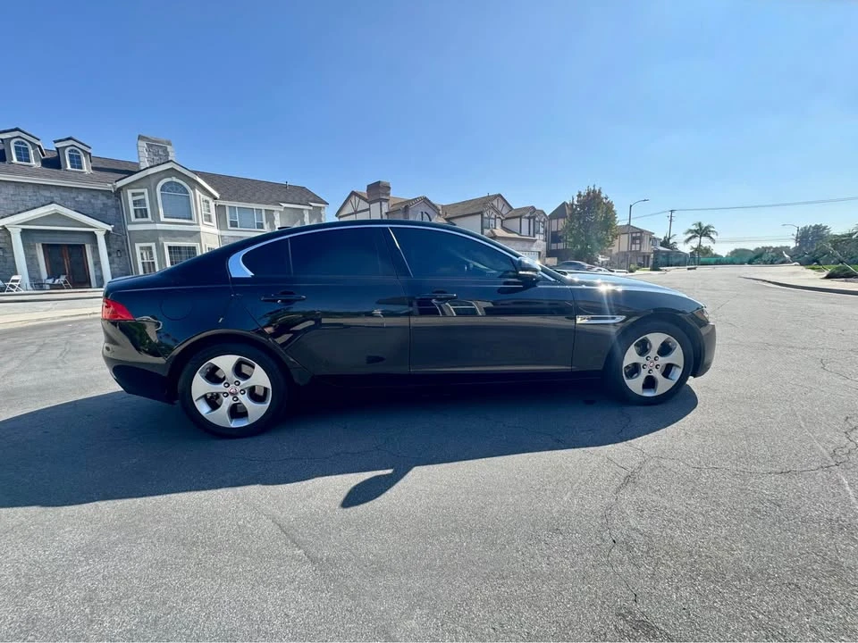 2018 Jaguar XE - Image 7 of 13