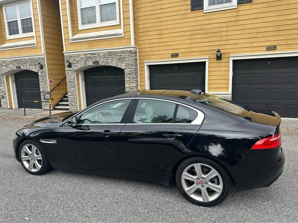 2018 Jaguar XE - Image 2 of 14