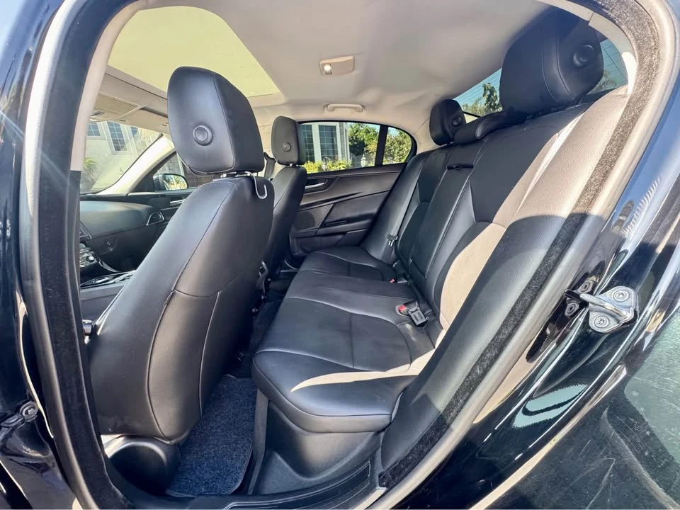 2018 Jaguar XE - Image 9 of 13