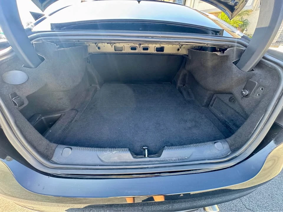 2018 Jaguar XE - Image 12 of 13
