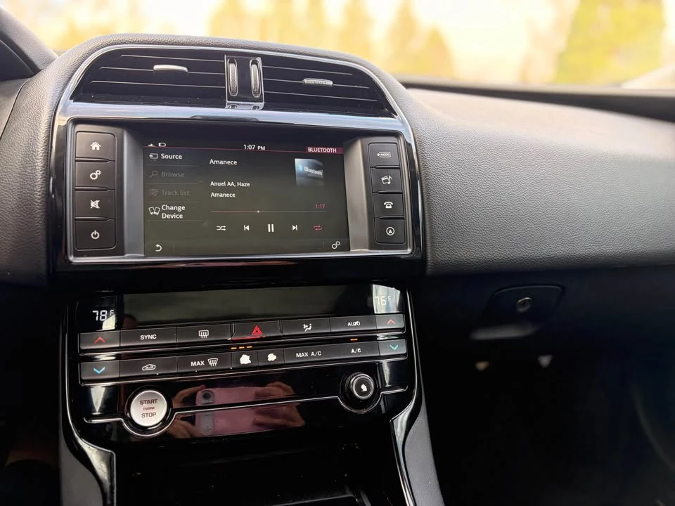 2018 Jaguar XE - Image 9 of 11