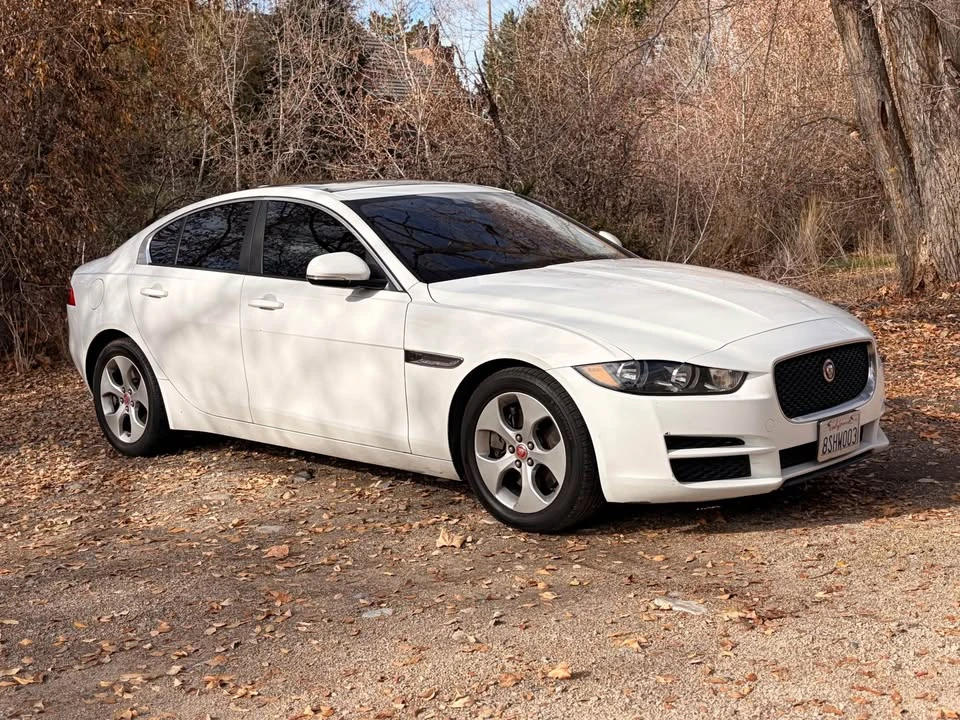 2018 Jaguar XE - Image 3 of 11