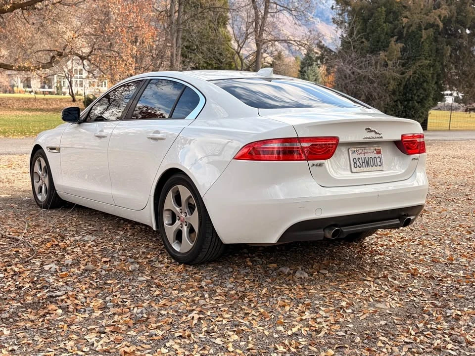 2018 Jaguar XE - Image 6 of 11
