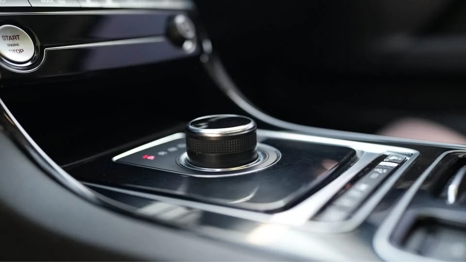 2018 Jaguar XE - Image 12 of 16