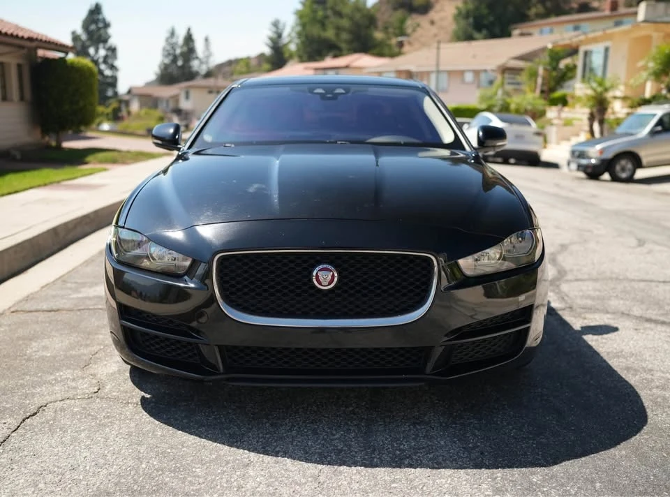 2018 Jaguar XE - Image 6 of 16