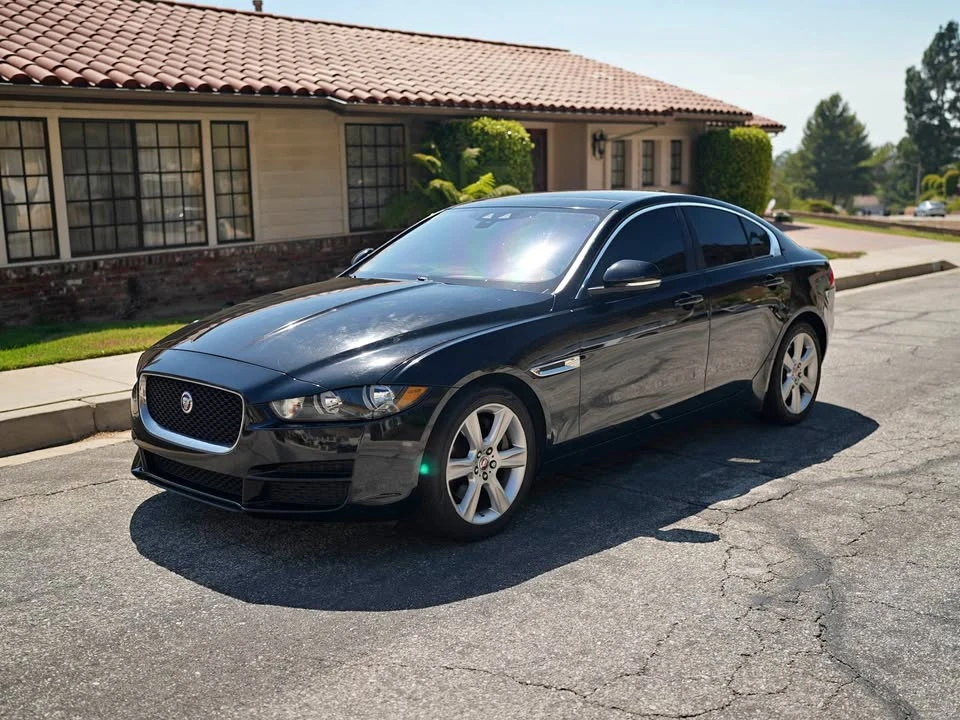 2018 Jaguar XE - Image 2 of 16