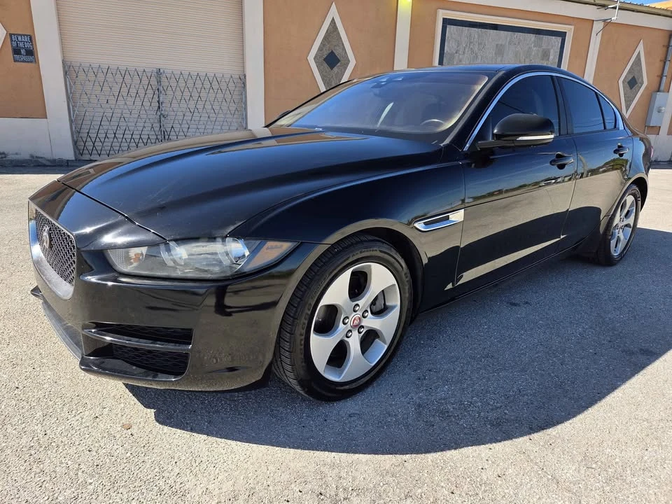 2018 Jaguar XE - Image 2 of 14