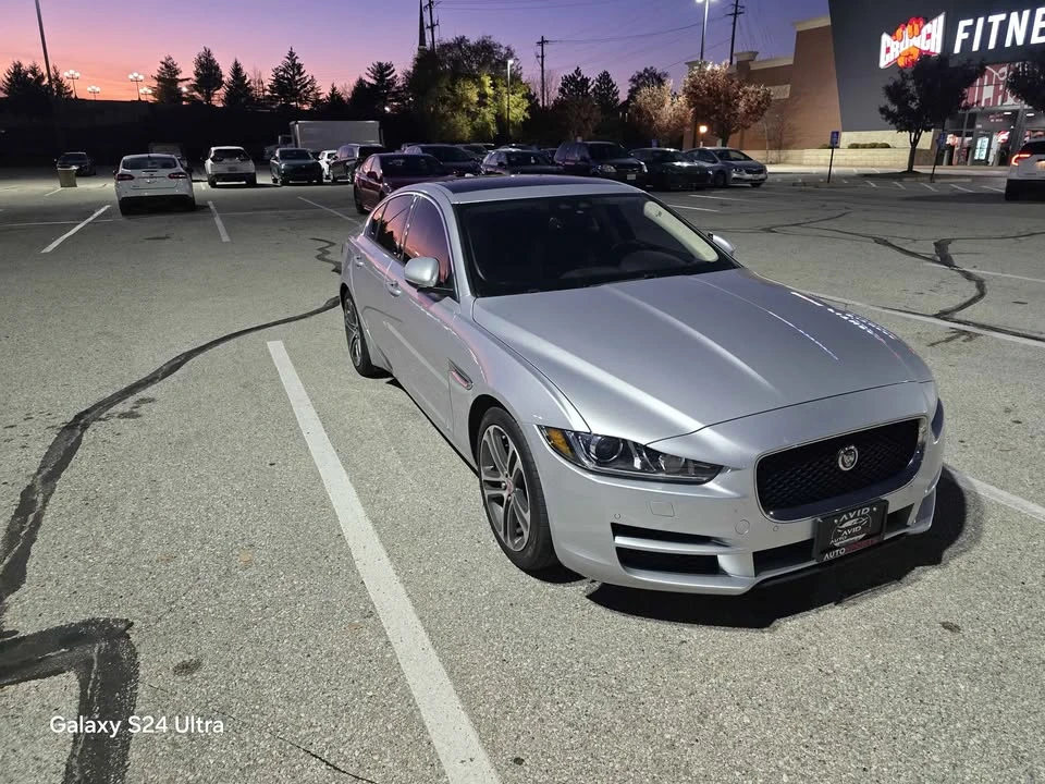 2018 Jaguar XE - Image 2 of 13