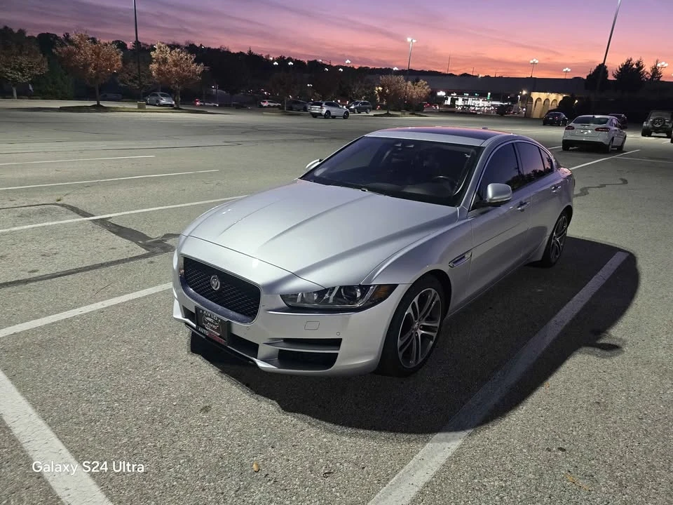 2018 Jaguar XE - Image 4 of 13