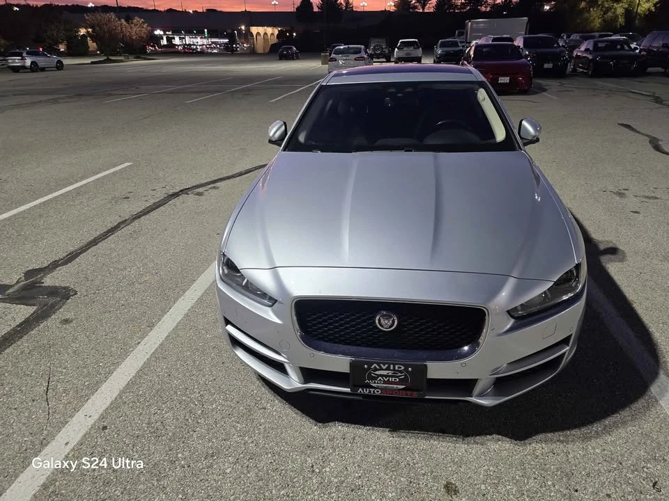 2018 Jaguar XE - Image 3 of 13