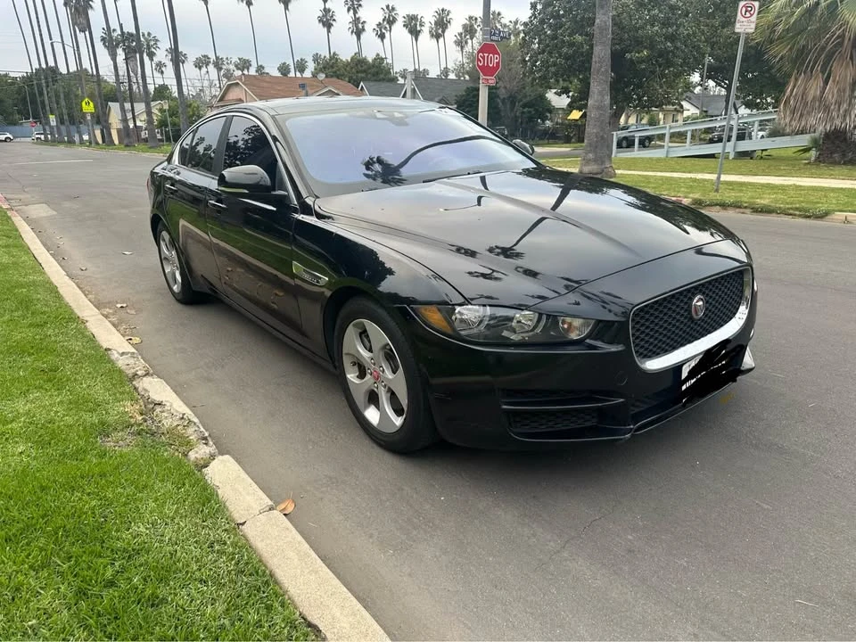 2018 Jaguar XE - Image 2 of 11