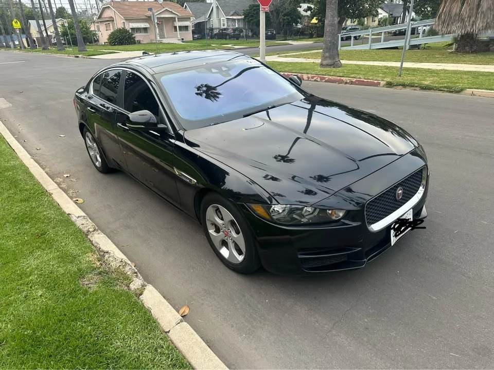 2018 Jaguar XE - Image 11 of 11
