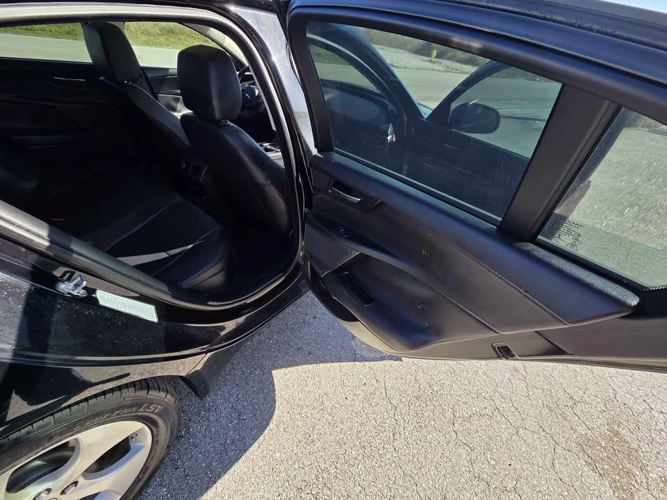 2018 Jaguar XE - Image 9 of 15