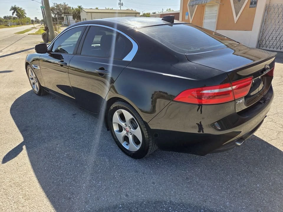 2018 Jaguar XE - Image 6 of 15