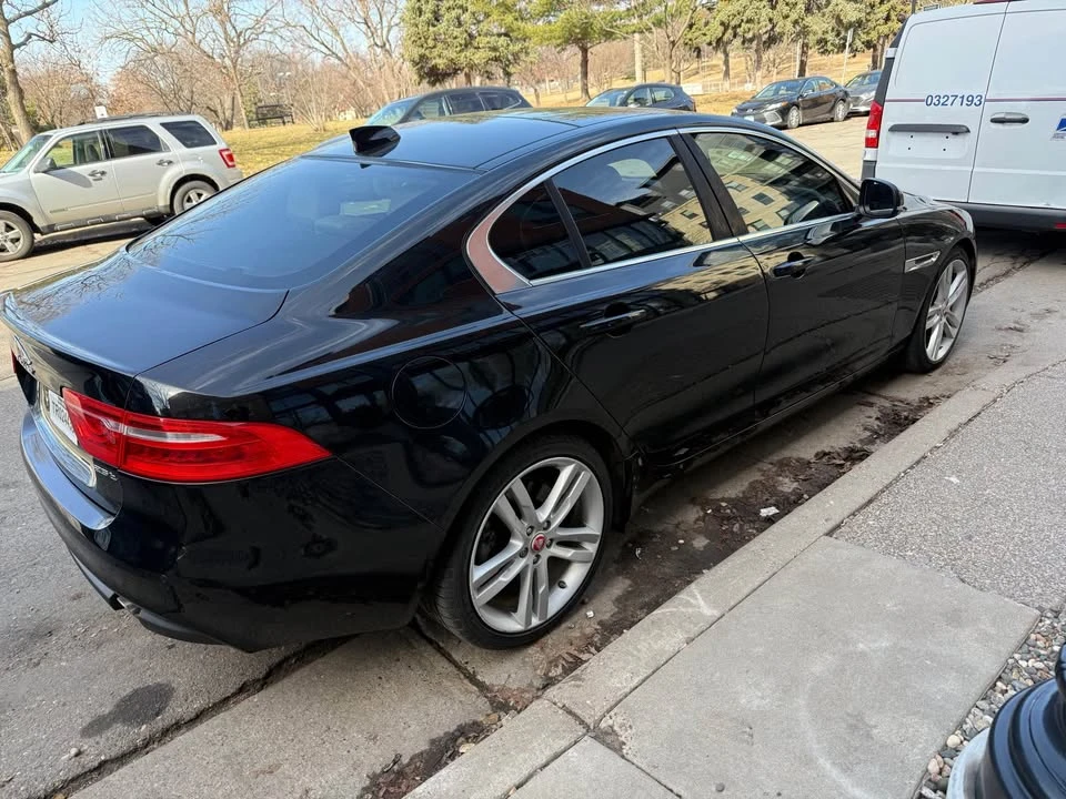 2018 Jaguar XE - Image 3 of 8