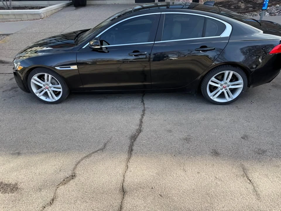 2018 Jaguar XE - Image 2 of 8